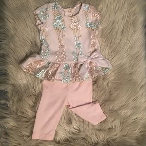 🛑❌SOLD❌🛑Embroider top and matching leggings